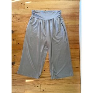 High Waisted Capri Pants